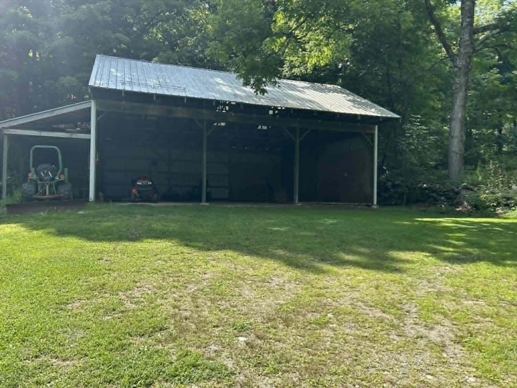 295 Old Post Rd Worthington — Photo 26 of 42