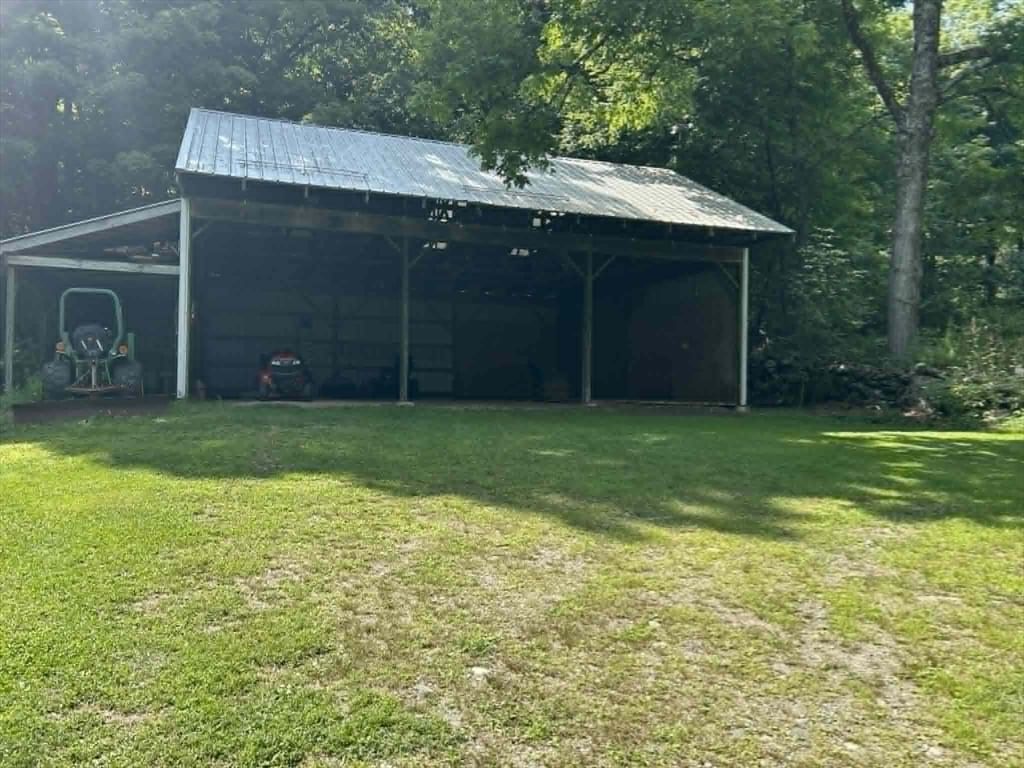 295 Old Post Rd Worthington — Photo 36 of 42