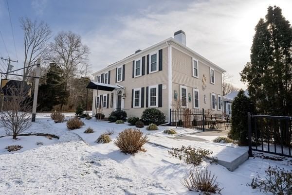 4631 Falmouth Rd Barnstable — Photo 2 of 26