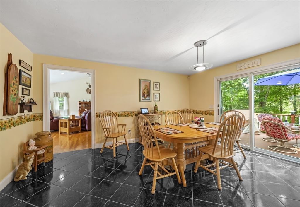 37 Malbone St Lakeville — Photo 16 of 40