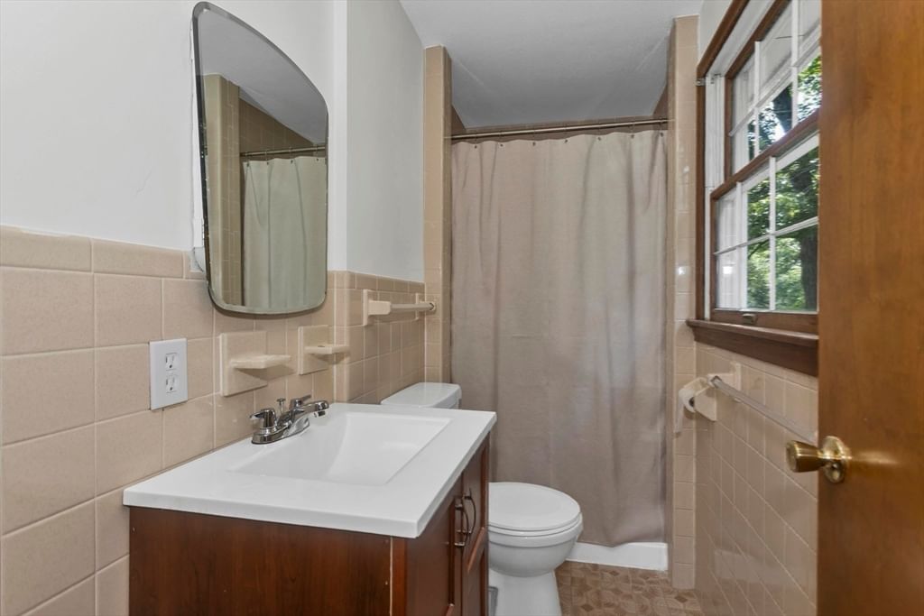 127 Szetela Drive Chicopee — Photo 23 of 38