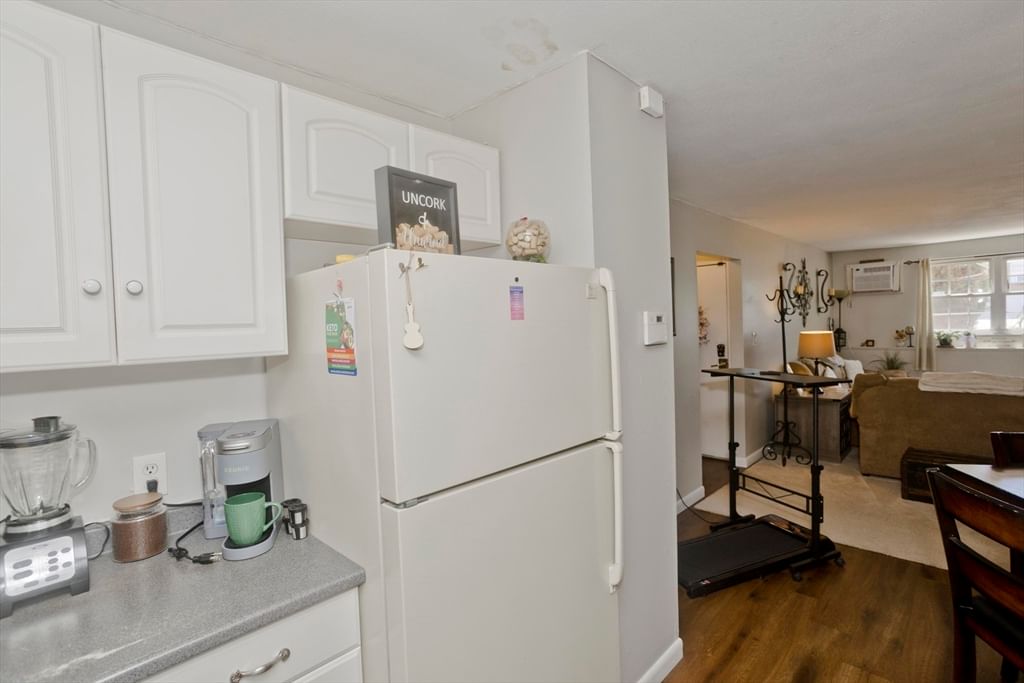 1304 Elm St #1B West Springfield — Photo 3 of 25