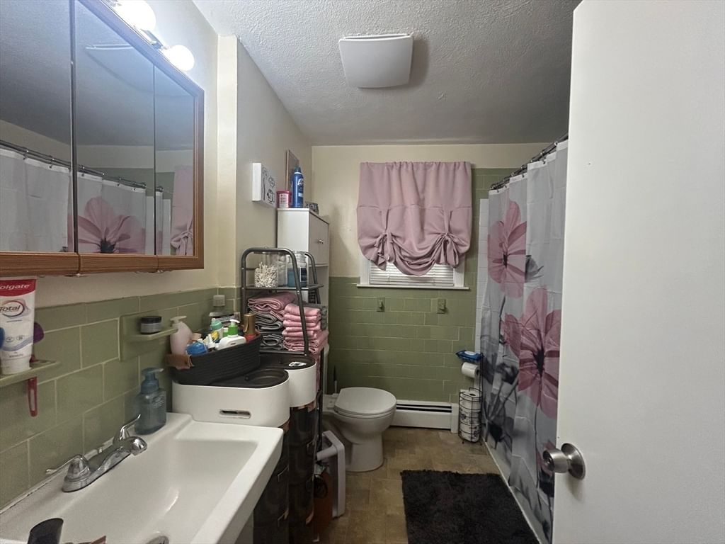 387 Mendon Rd Attleboro — Photo 8 of 18