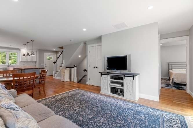 652 Essex Ave #B Gloucester — Photo 6 of 38