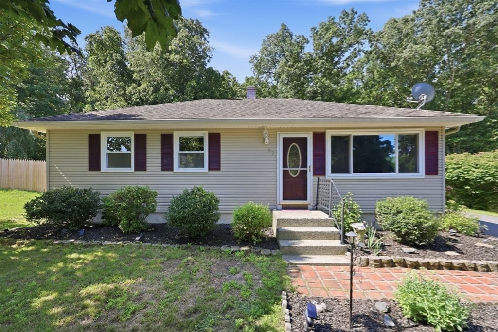 37 Squirrel Rd Springfield — Photo 40 of 42