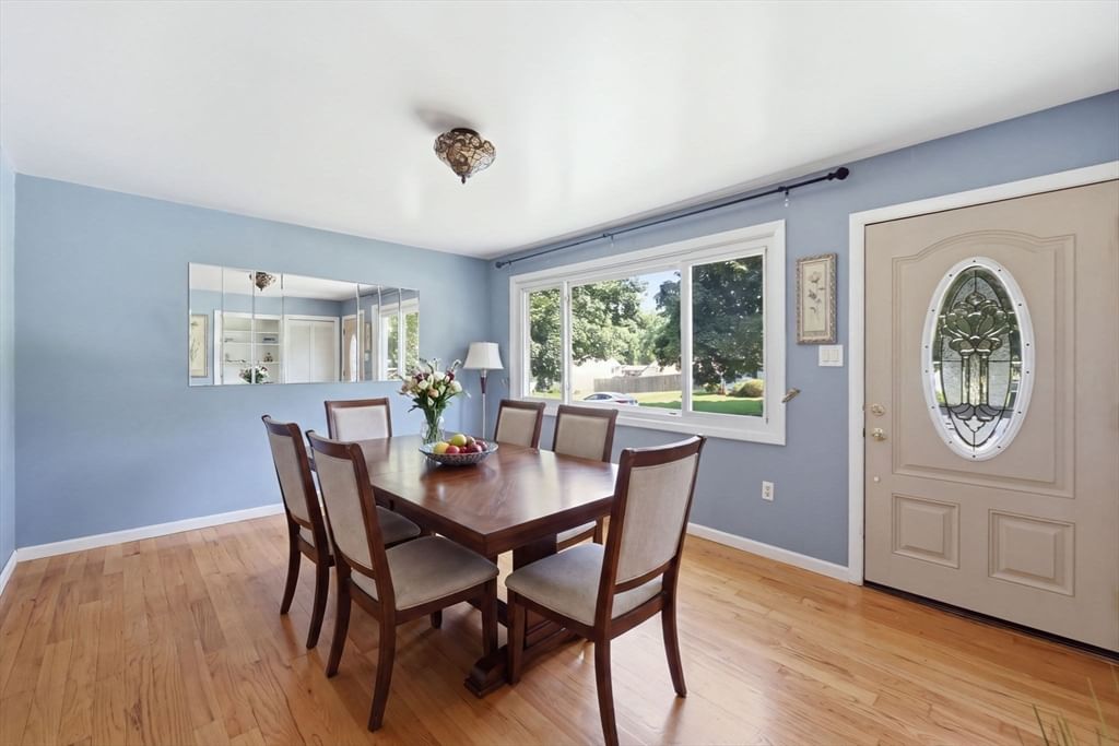 37 Squirrel Rd Springfield — Photo 6 of 42