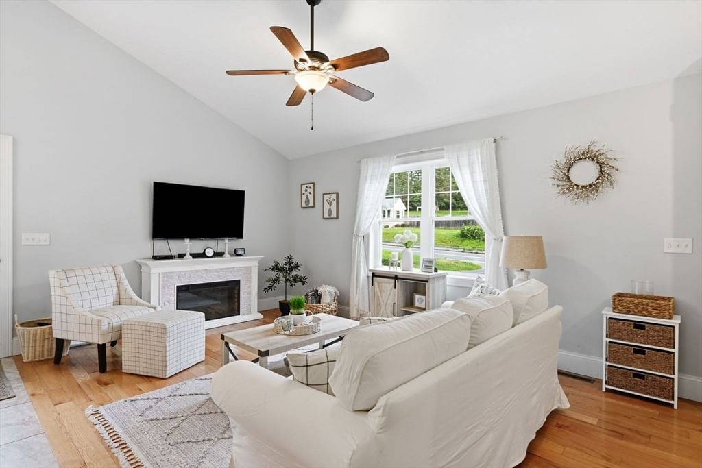 12 Depot St, Belchertown, MA 01007 photo 4