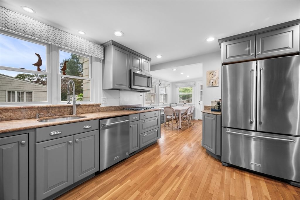 99 Tedesco St Marblehead — Photo 10 of 37