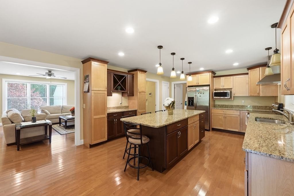 2 Dogwood Dr Belchertown — Photo 12 of 41