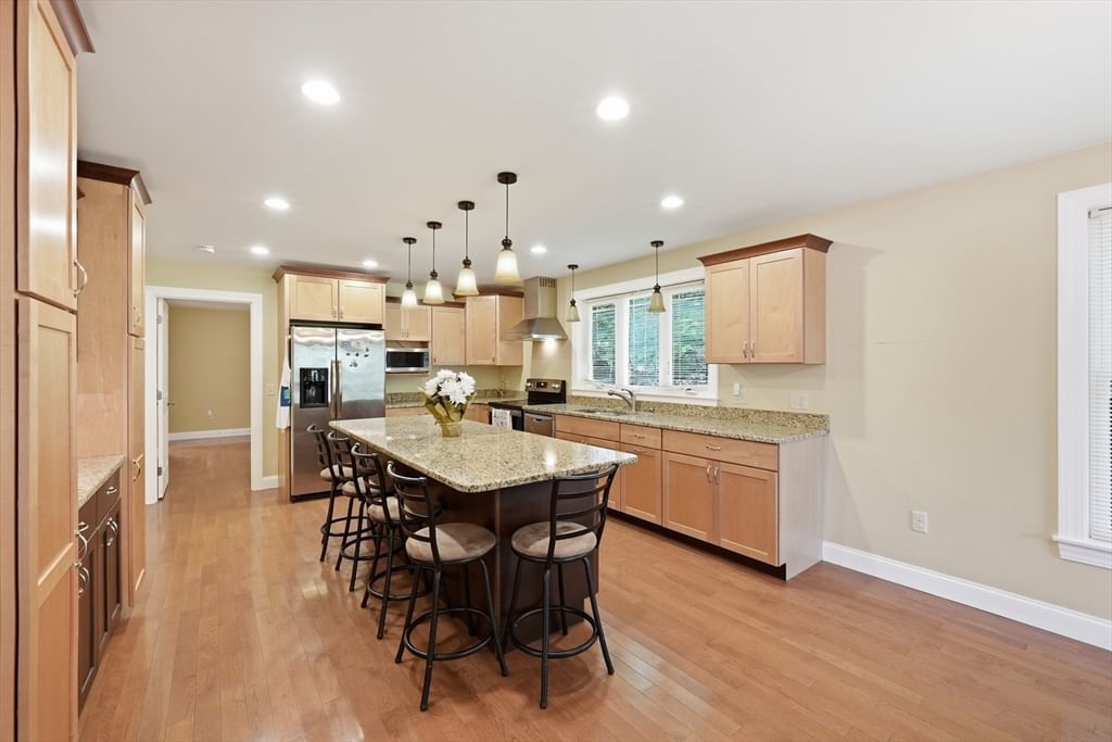 2 Dogwood Dr Belchertown — Photo 13 of 41