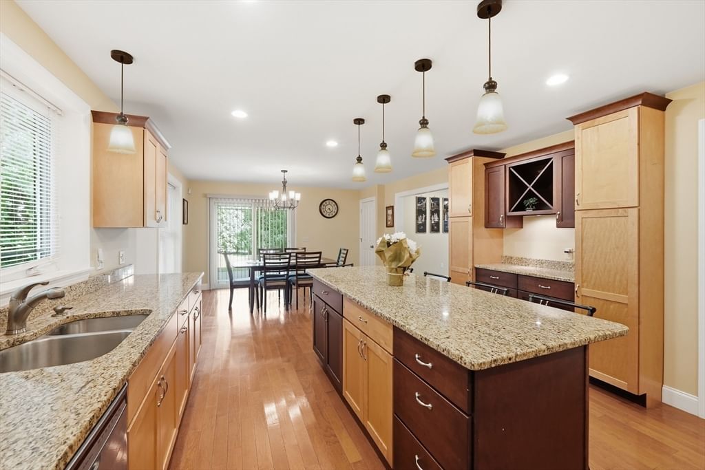2 Dogwood Dr Belchertown — Photo 18 of 41