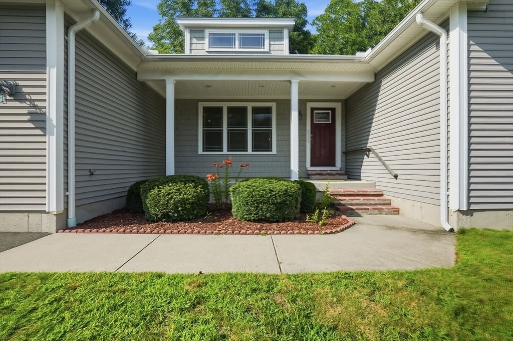 2 Dogwood Dr Belchertown — Photo 2 of 41