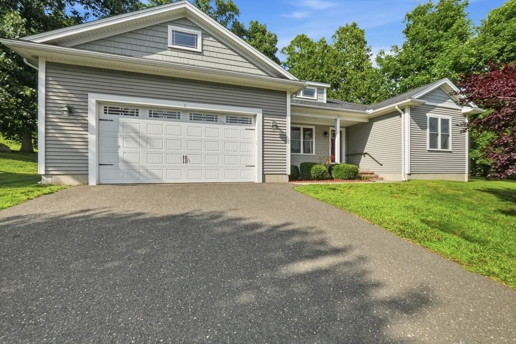 2 Dogwood Dr Belchertown — Photo 3 of 41