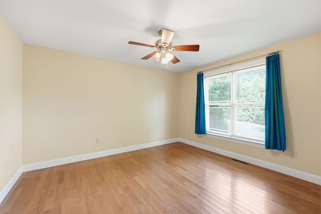 2 Dogwood Dr Belchertown — Photo 34 of 41