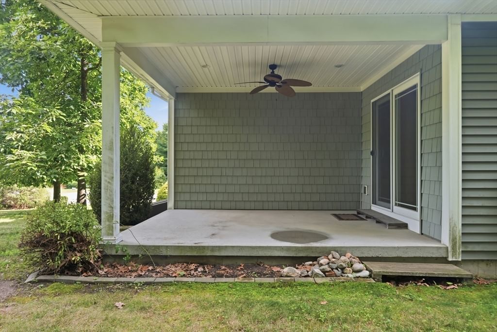 2 Dogwood Dr Belchertown — Photo 6 of 41