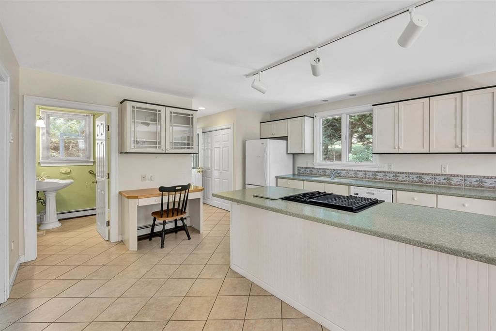 193 Wayside Drive Brewster — Photo 10 of 31