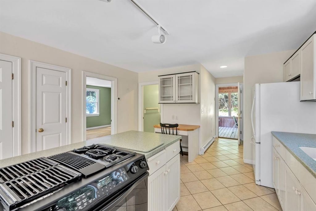 193 Wayside Drive Brewster — Photo 8 of 31