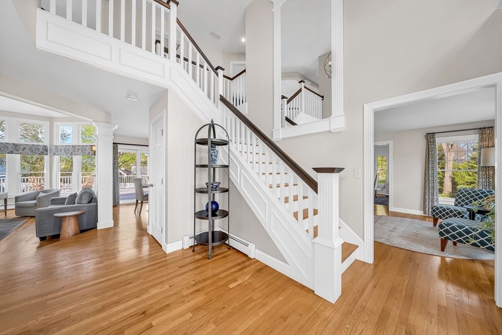 18 Ocean Ave Newburyport — Photo 3 of 41