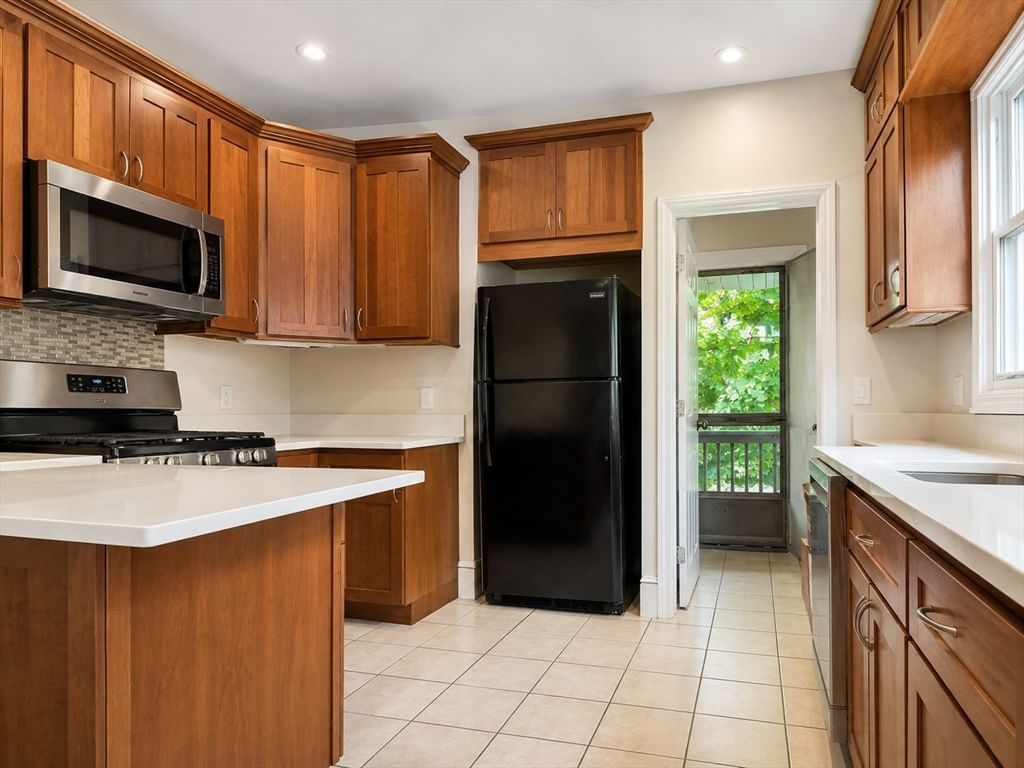 269 Alewife Brook Parkway #2 Somerville — Photo 1 of 20