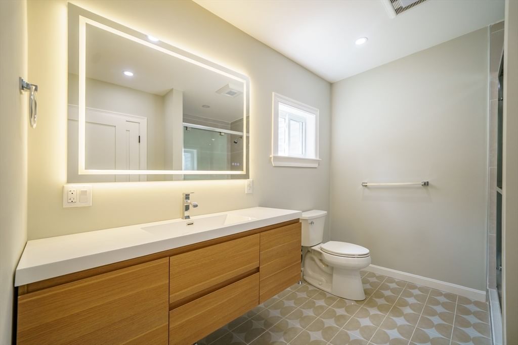 124 Magoun Ave Brockton — Photo 14 of 38