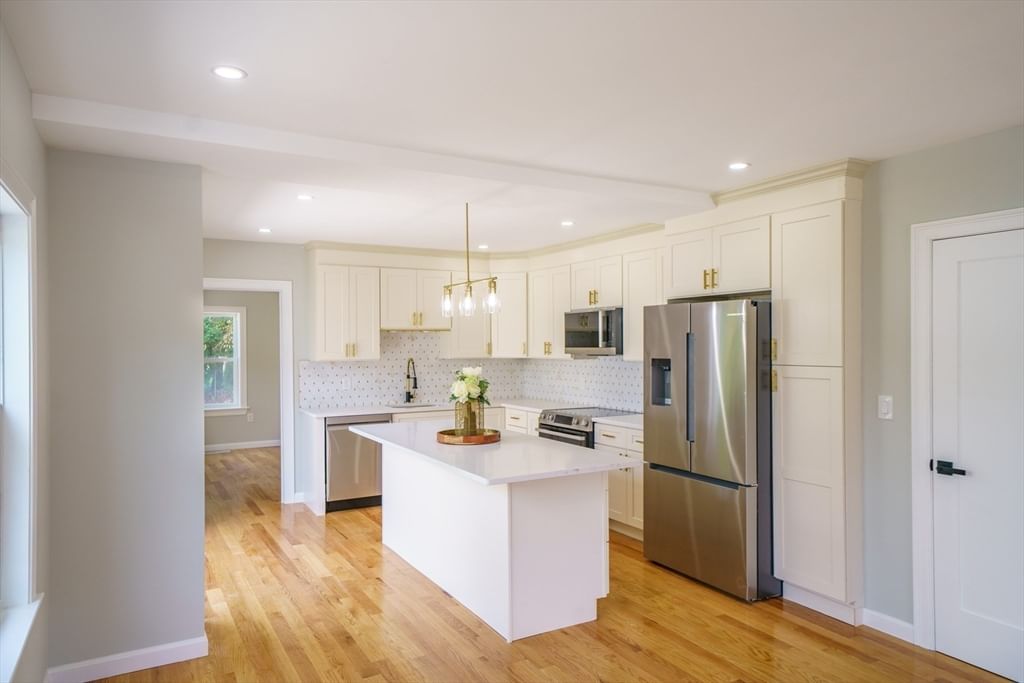 124 Magoun Ave Brockton — Photo 5 of 38