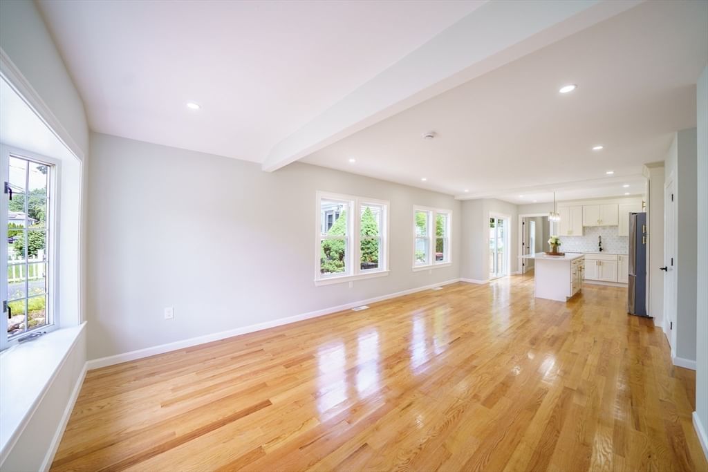 124 Magoun Ave Brockton — Photo 7 of 38