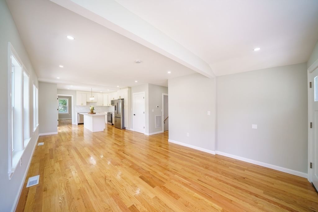 124 Magoun Ave Brockton — Photo 9 of 38