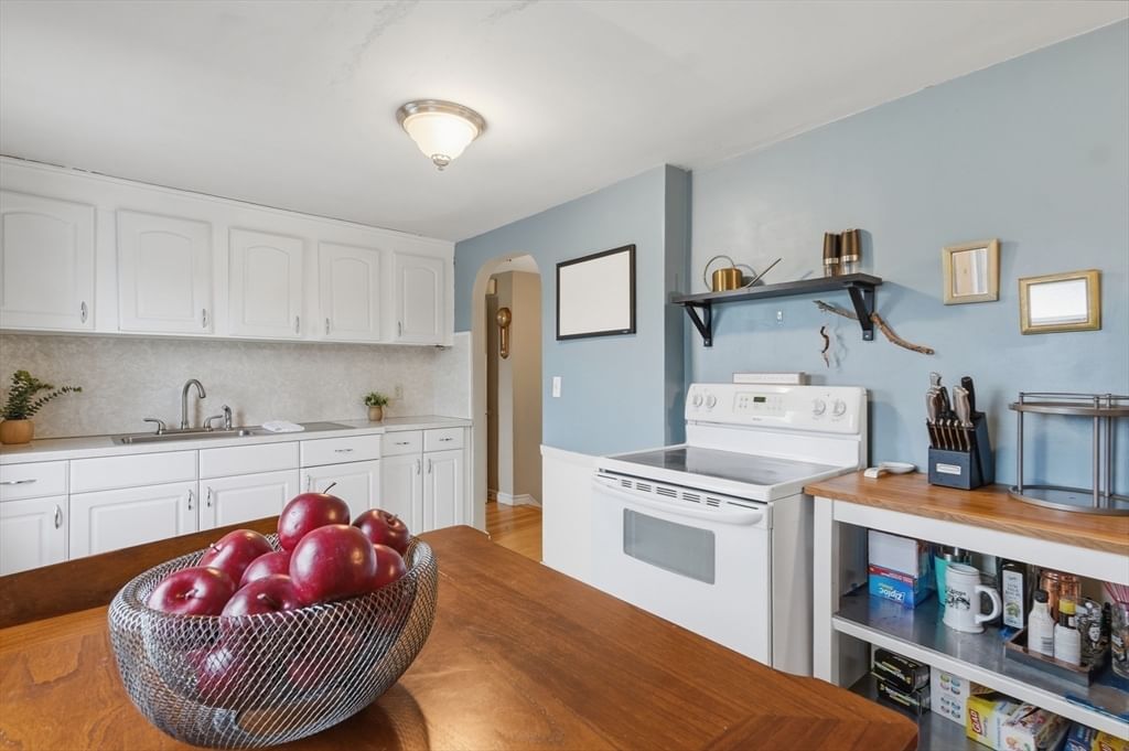 269 Lynn Street Peabody — Photo 21 of 41