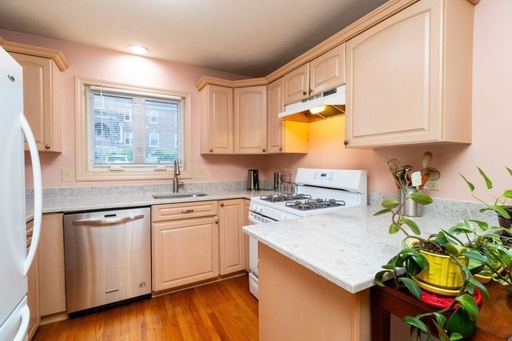 43 Ocean Ave #43 Lynn — Photo 8 of 27