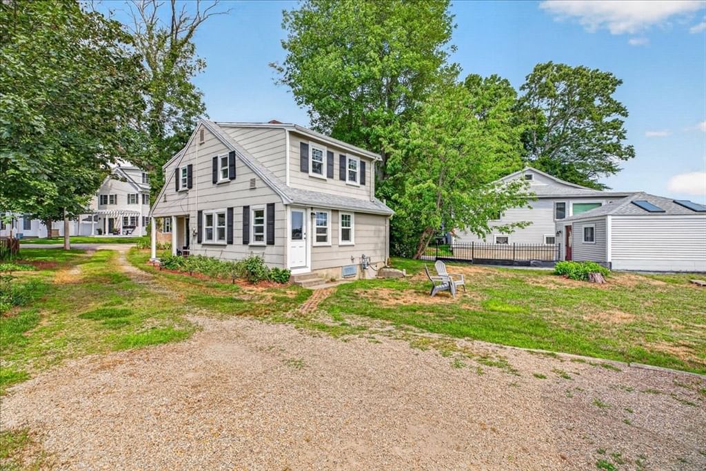 72 Bonnie Brier Cir Hingham — Photo 26 of 35