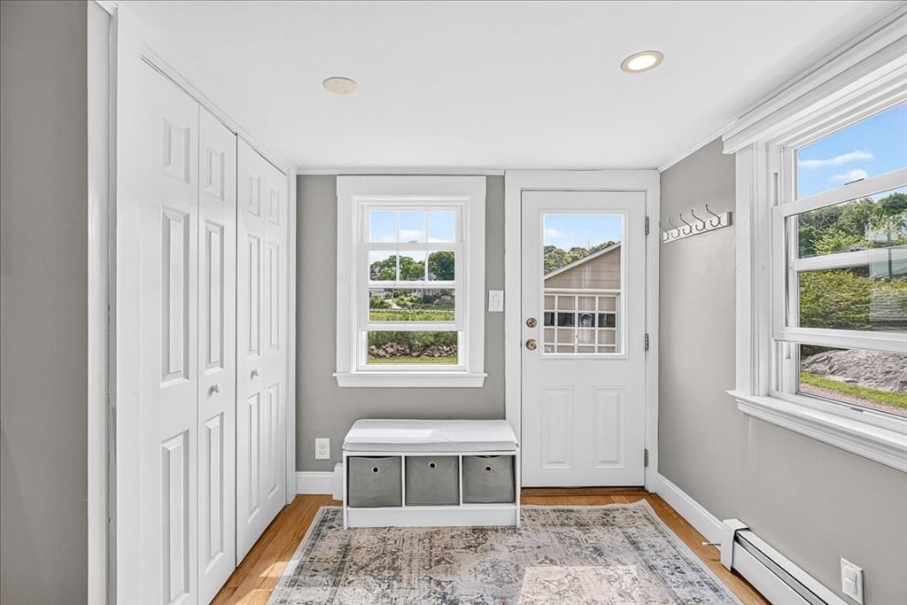 72 Bonnie Brier Cir Hingham — Photo 7 of 35