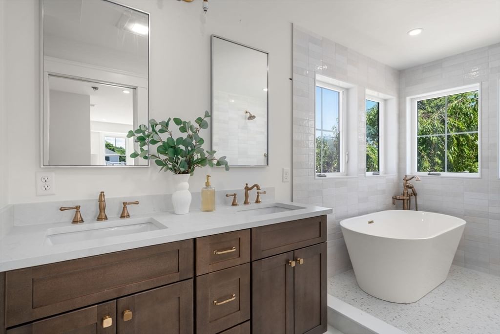 37 Foley Beach Road Hingham — Photo 12 of 29