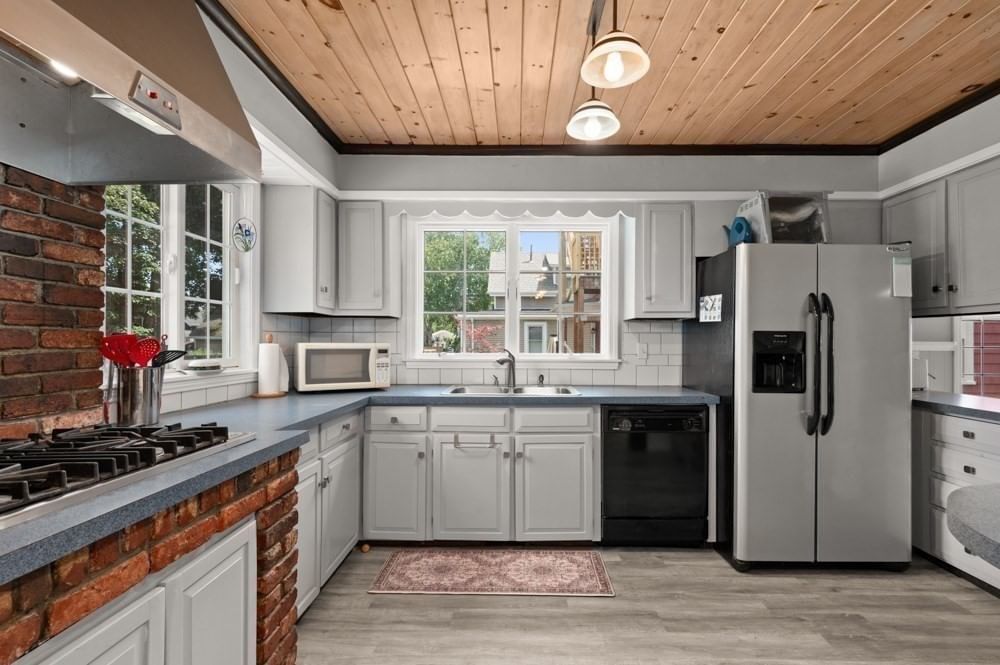 34 Basset Street Lynn — Photo 13 of 38