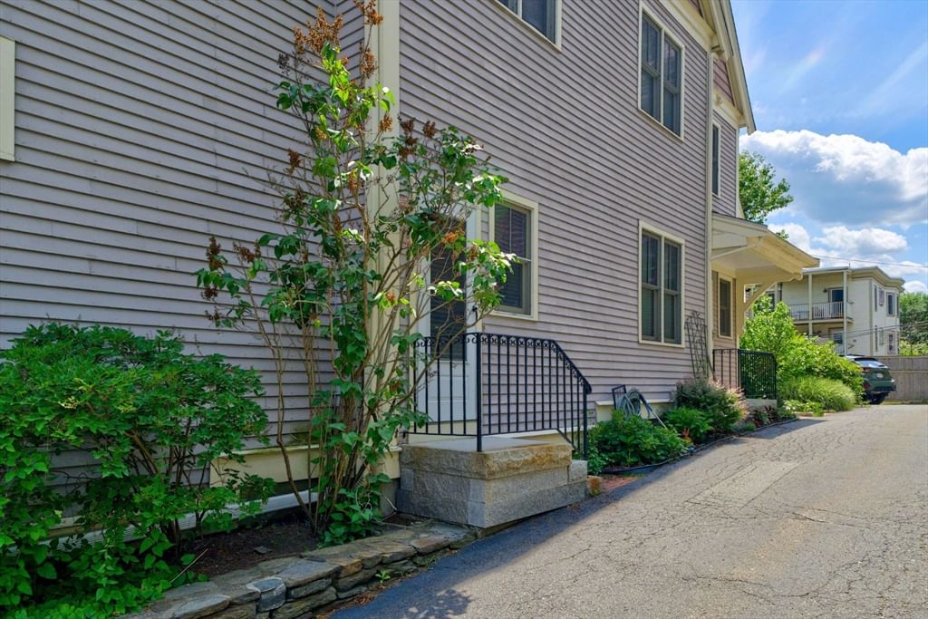 33 Sedgwick Street #33 Boston — Photo 21 of 33