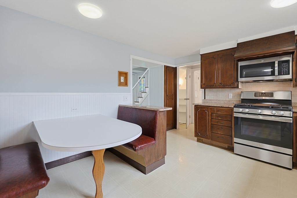 11 Lowe Street Place Revere — Photo 5 of 40