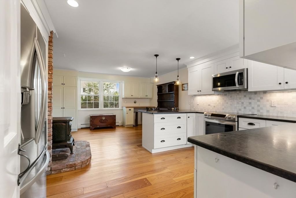 17 Highland Street #1 Rockport — Photo 8 of 41