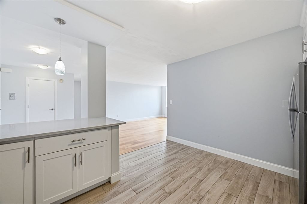 20 Hammond Pond Pkwy #506 Newton — Photo 18 of 39