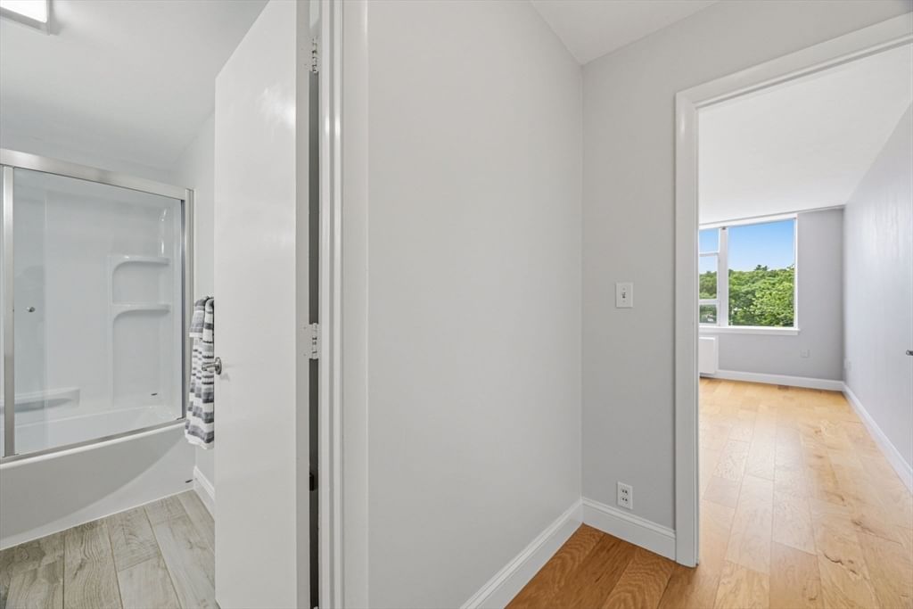 20 Hammond Pond Pkwy #506 Newton — Photo 25 of 39