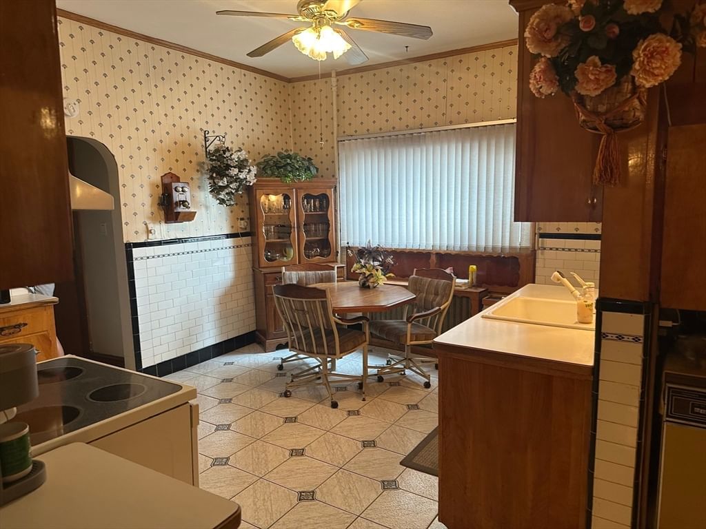 136 Main St Everett — Photo 16 of 41