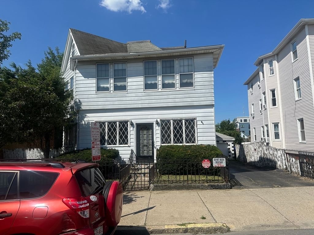 136 Main St Everett — Photo 3 of 41