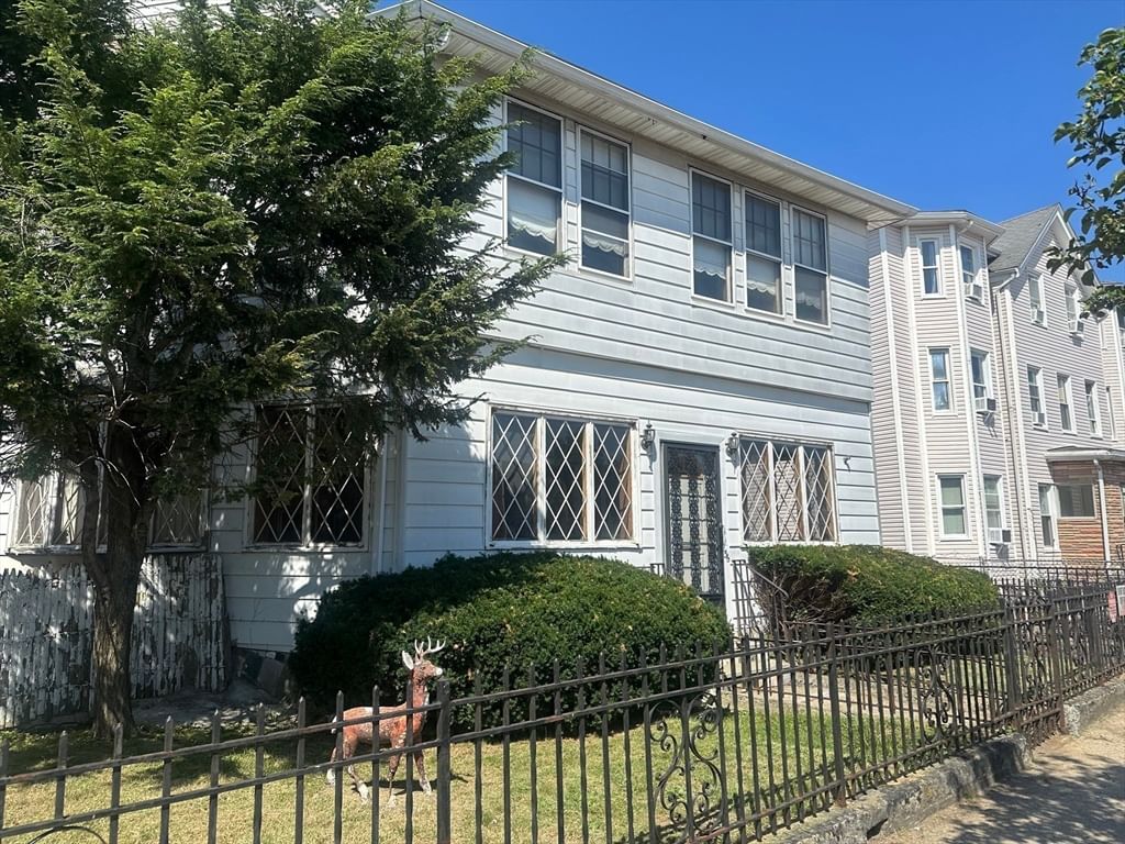 136 Main St Everett — Photo 4 of 41