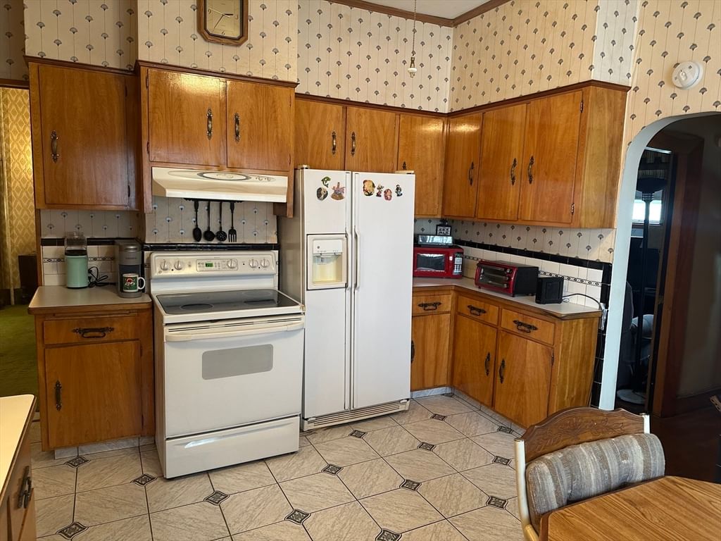 136 Main St Everett — Photo 7 of 41
