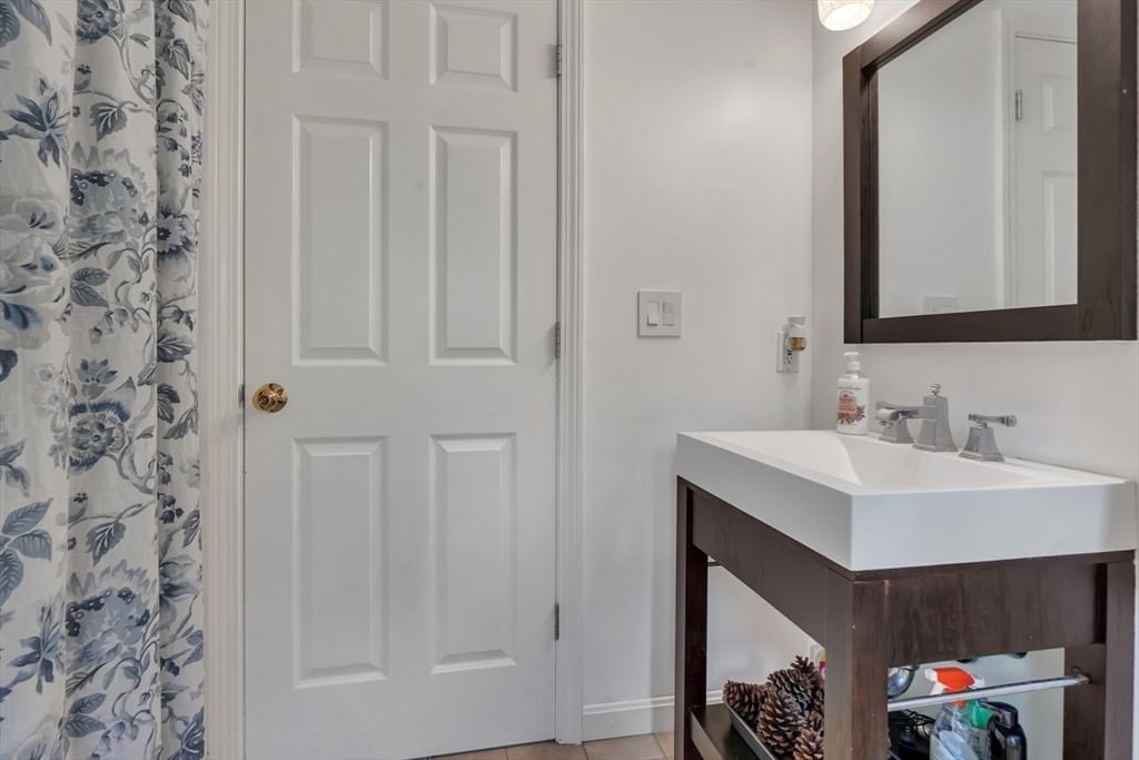 6 Fleuette Drive Bellingham — Photo 14 of 41