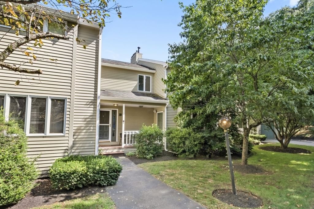 28 Pemberton St #B Walpole — Photo 2 of 29