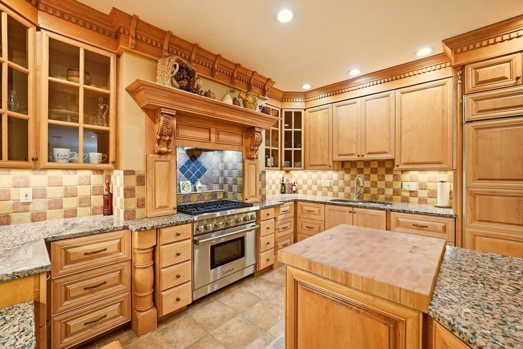 317 Linden St Boylston — Photo 13 of 42