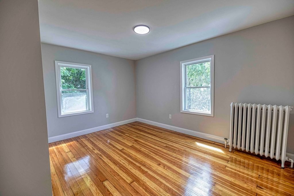 112 Dewolf St New Bedford — Photo 16 of 24