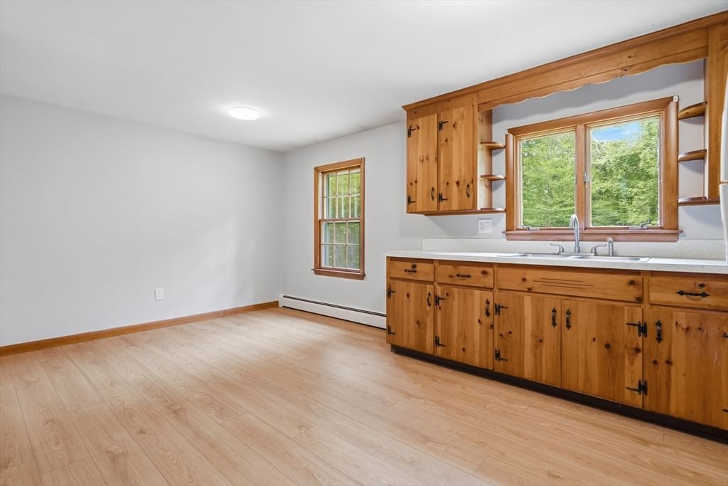 292 Anawan St Rehoboth — Photo 12 of 31