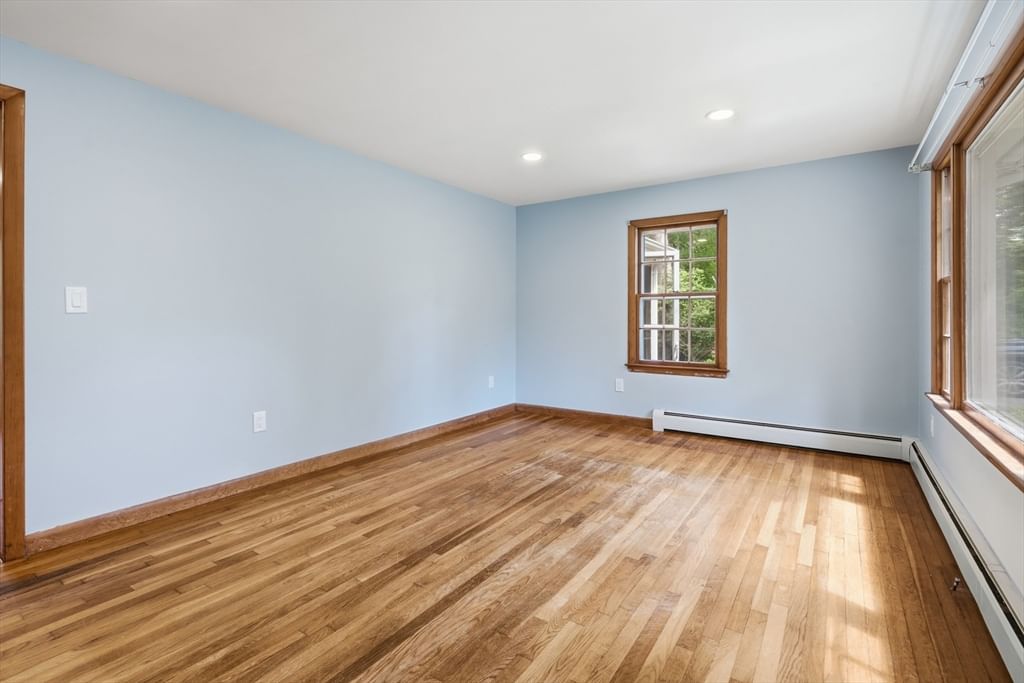 292 Anawan St Rehoboth — Photo 5 of 31