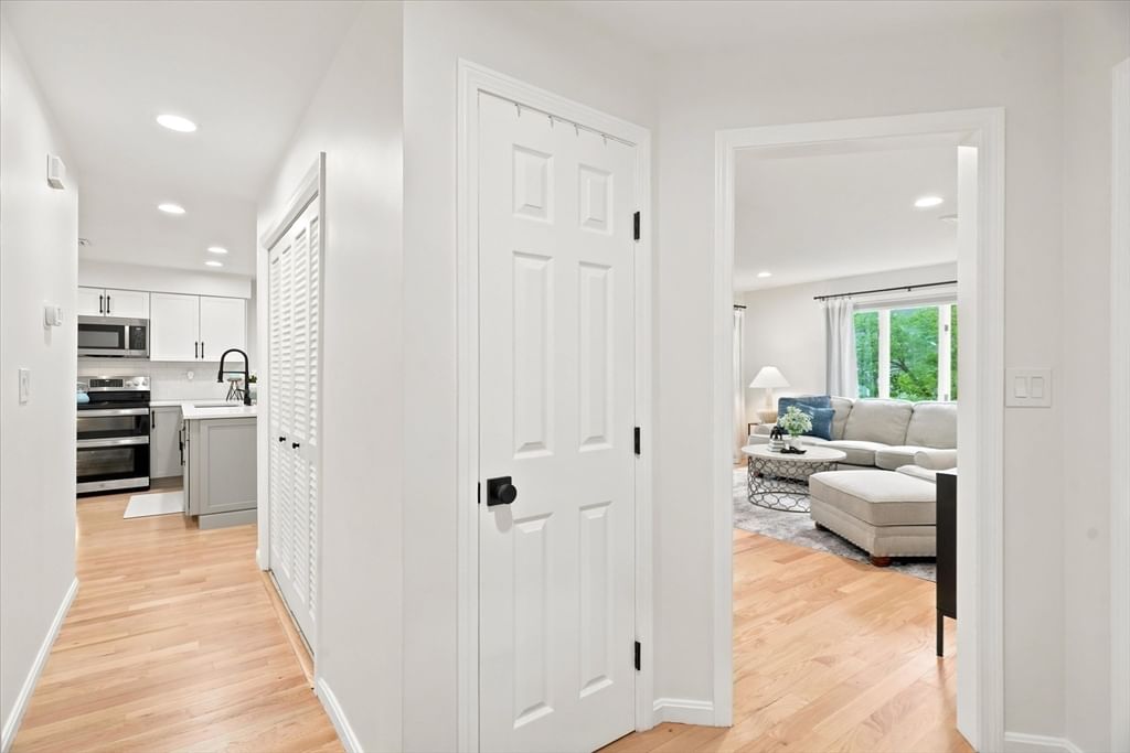 37 Constitution Ln #39 Danvers — Photo 31 of 42
