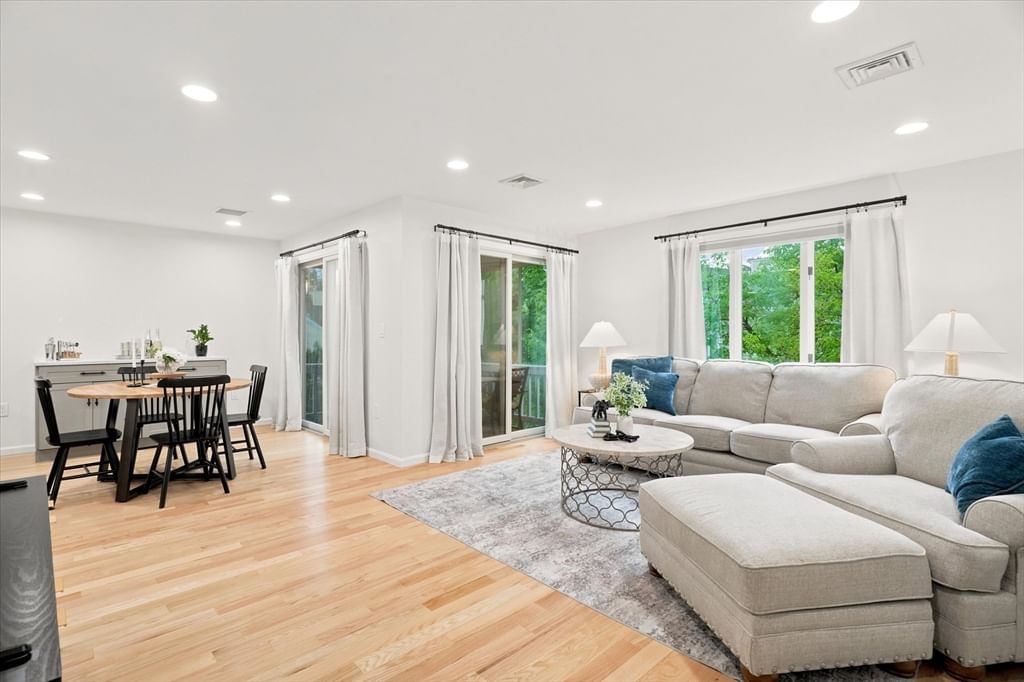 37 Constitution Ln #39 Danvers — Photo 4 of 42